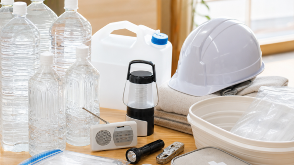 断水時の自宅の水確保と連絡準備を家族で整える